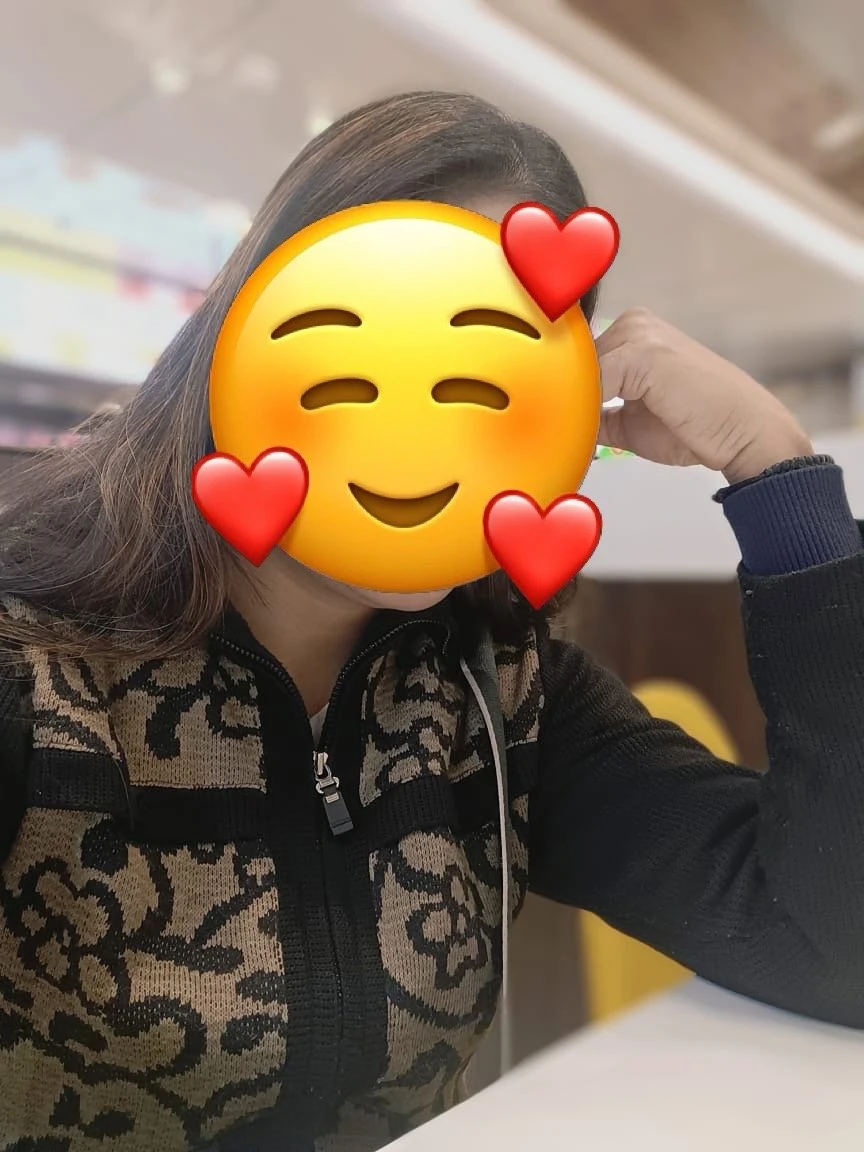 Kritika Independant Housewife – Indian escort in New Delhi — 3 / 6