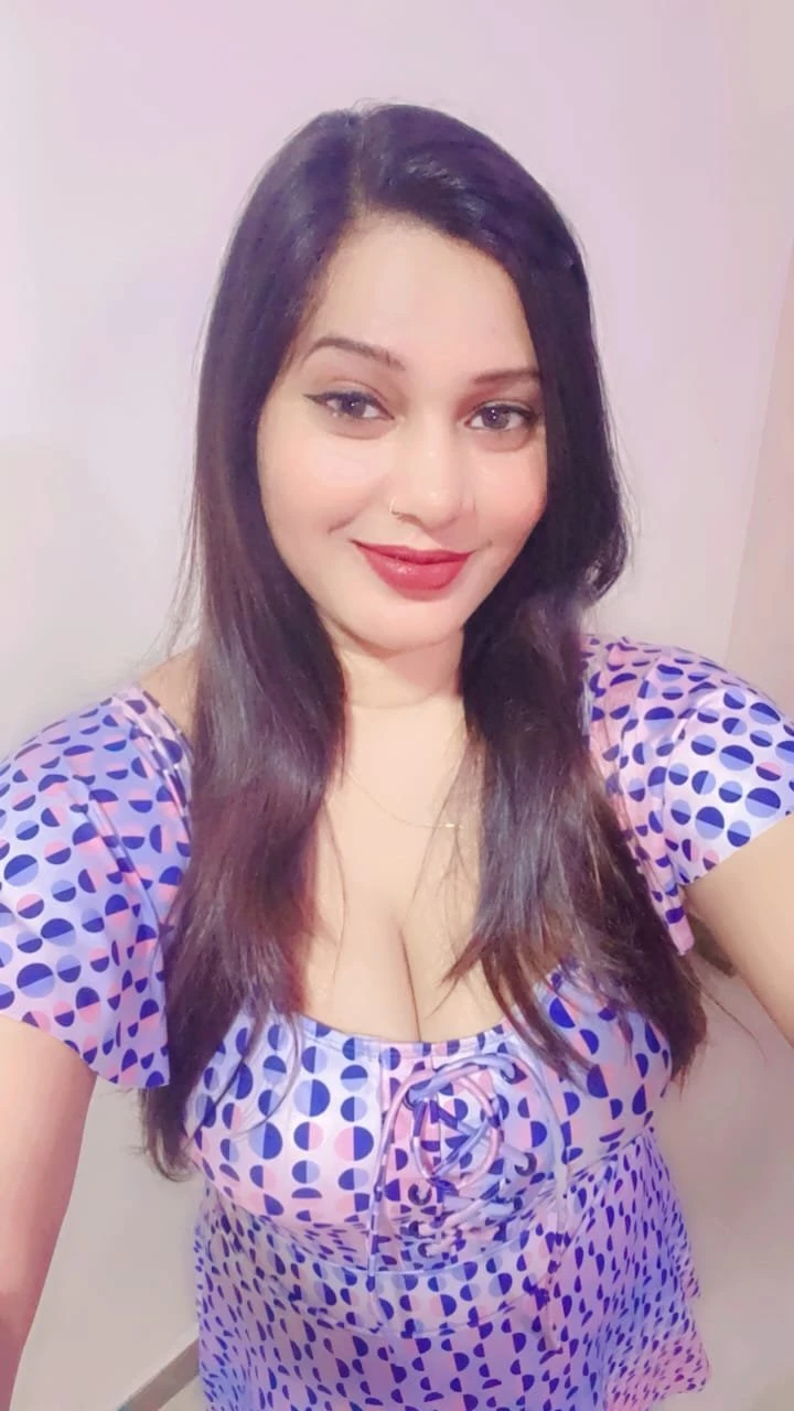 Radha – Indian escort in Hyderabad — 2 / 5