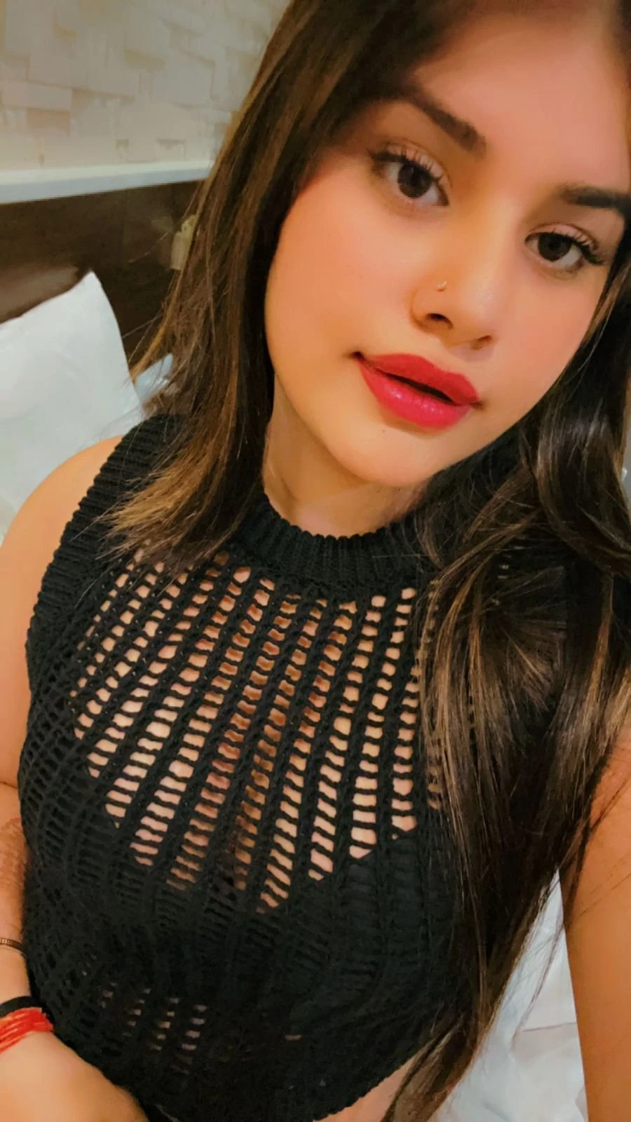 Niharika Choudhary – Indian escort in Kolkata — 1 / 3
