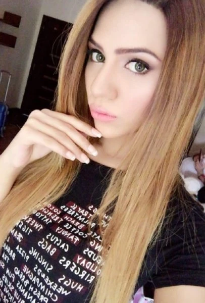 Escort Alina – Pakistani escort in Karāchi — 3 / 5