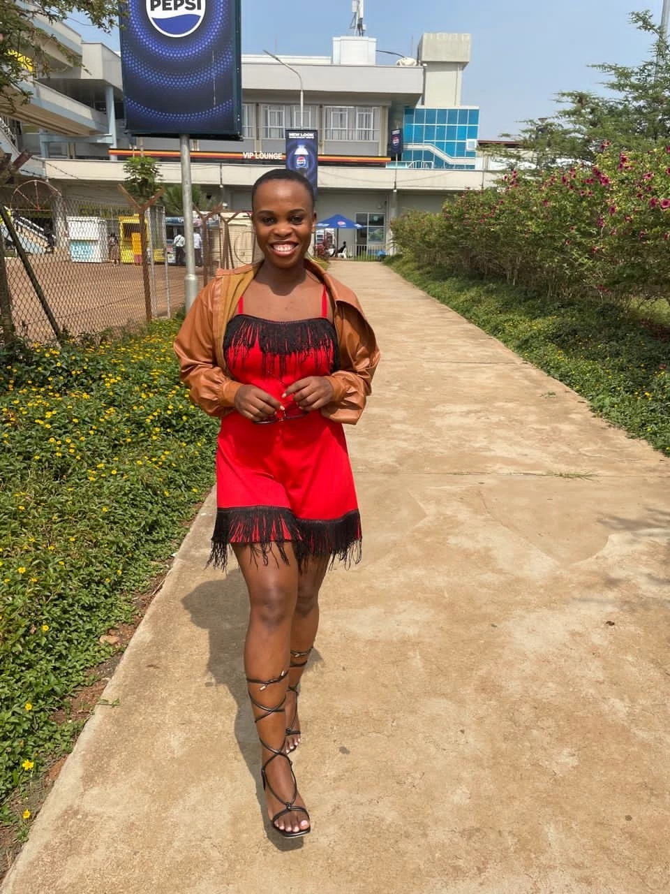 Phionah – Ugandan companion in Kampala — 3 / 6