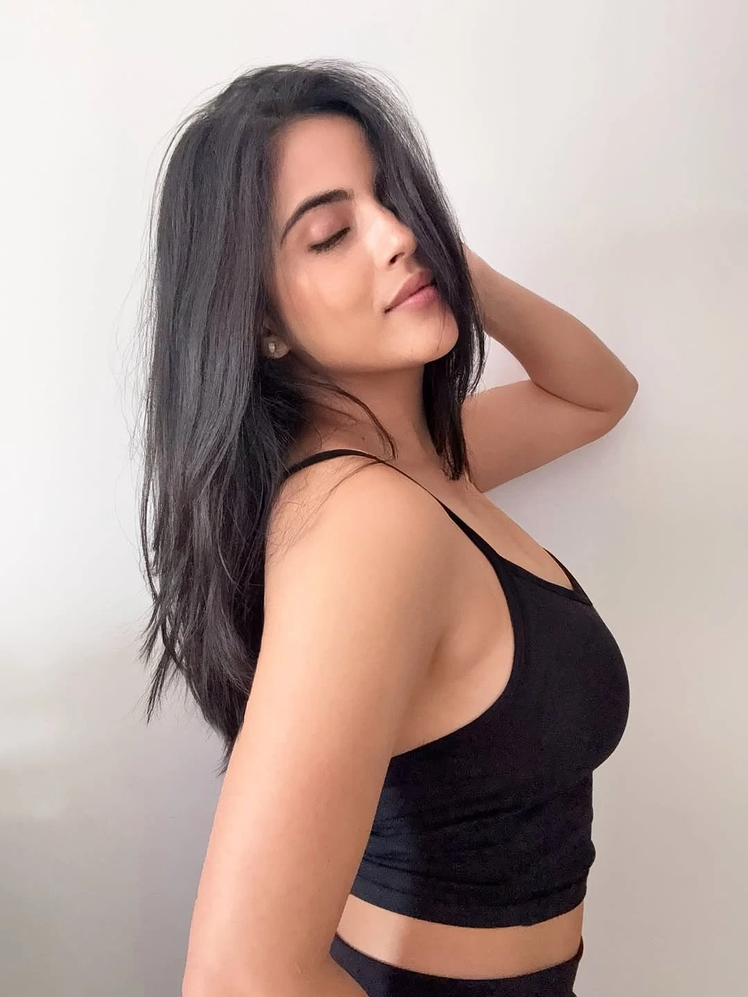 Shruti – Indian escort in Mumbai — 4 / 5