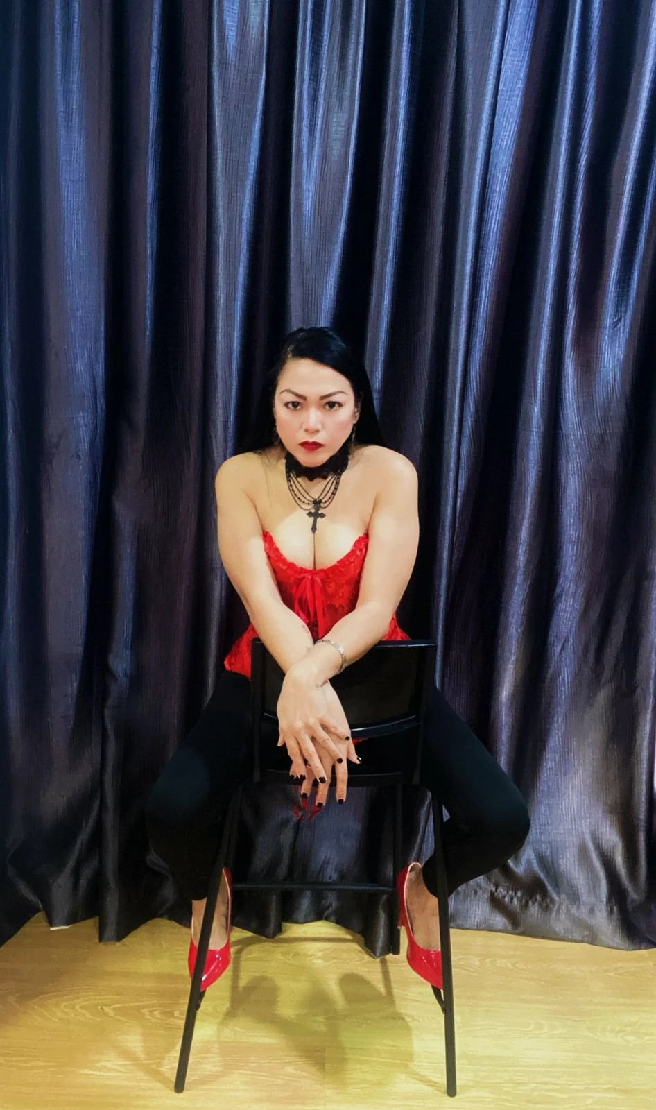 Domina Cleo,The Real ProDomme Dominatrix – Filipino dominatrix in Hoi An — 5 / 24
