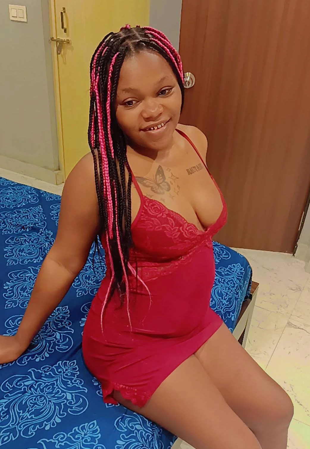 Leila – Namibian escort in Hyderabad — 1 / 5