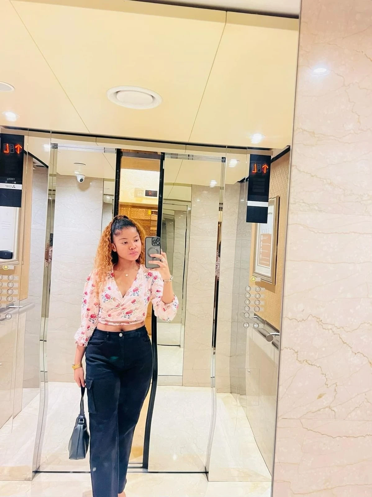 Sandra – French escort in Colombo — 3 / 5