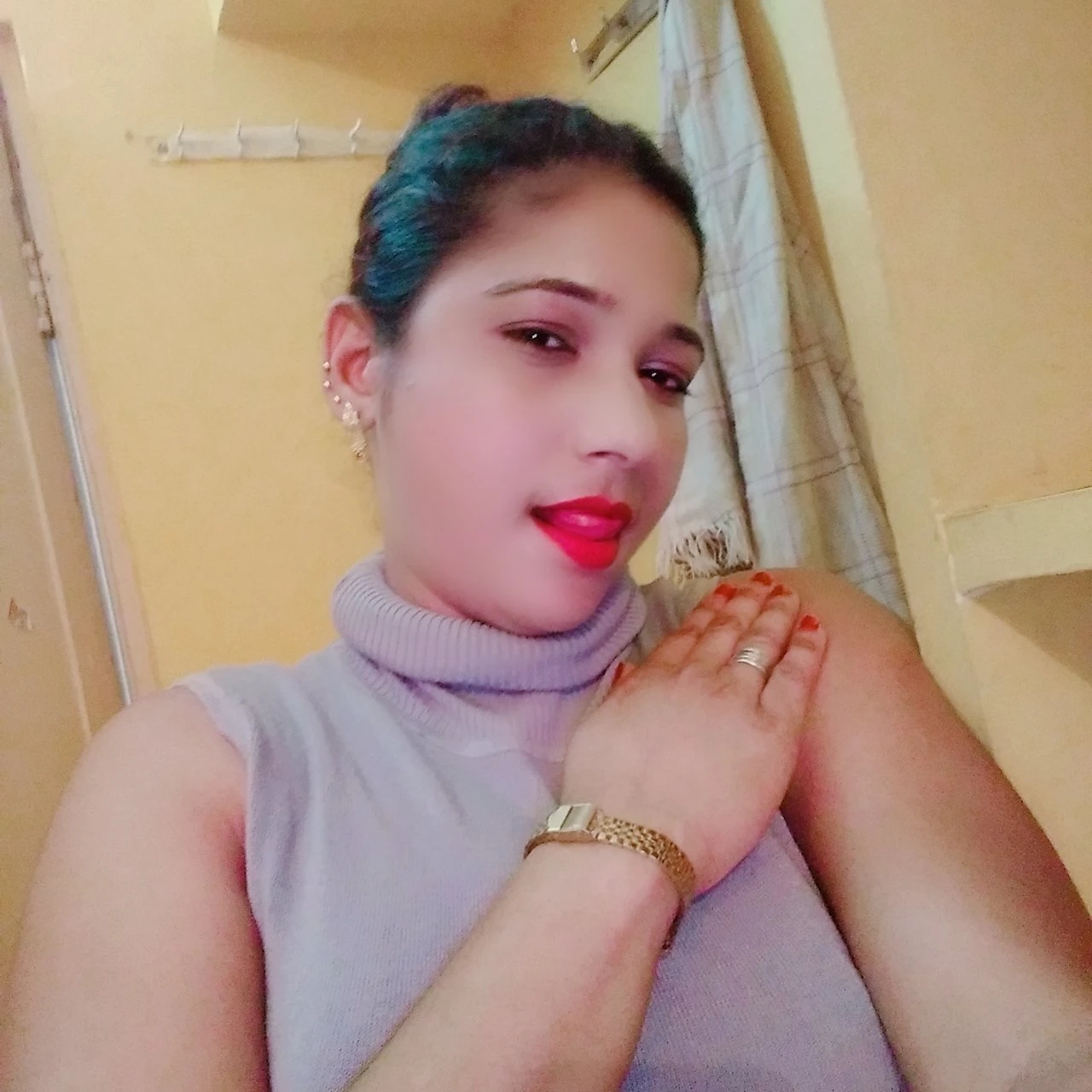 I am genuine independent girl – Indian escort in Mumbai — 3 / 4