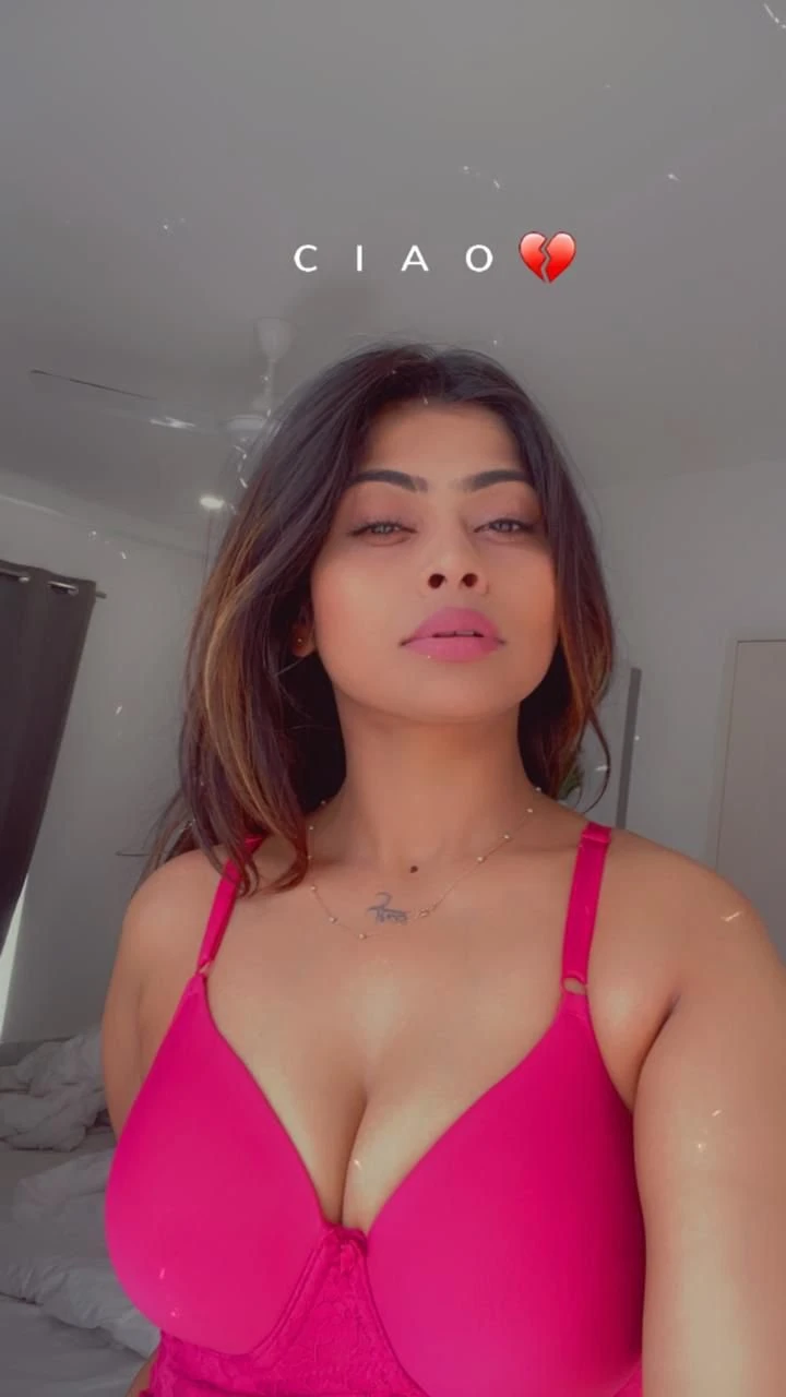 Aakansha Pandey – escort agency in New Delhi — 11 / 15