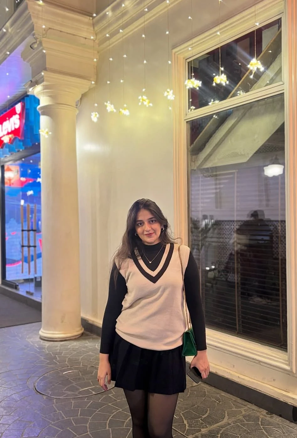 Kajal – Indian escort in Bangalore — 3 / 5