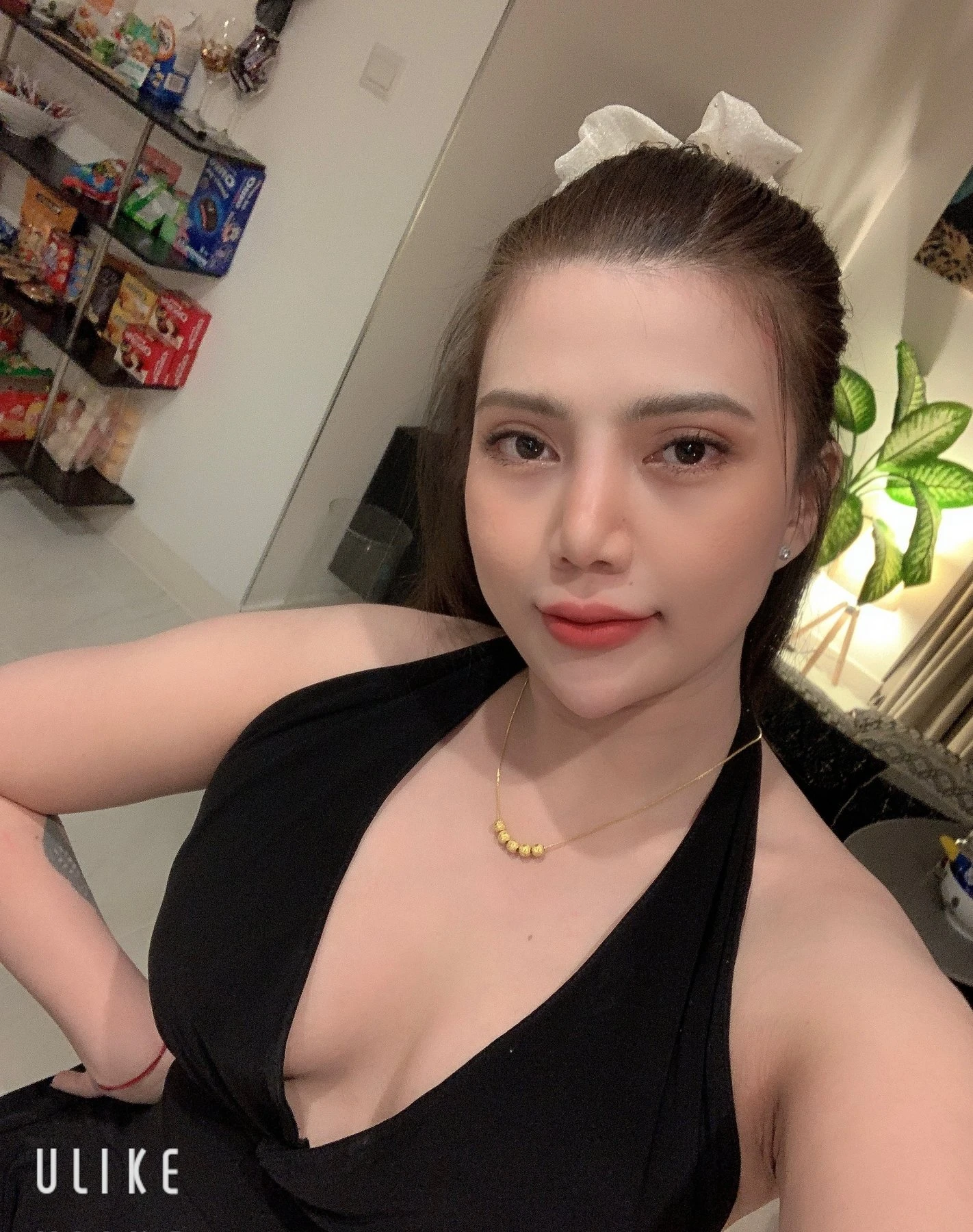 Monica – Vietnamese escort in Ho Chi Minh City — 3 / 7
