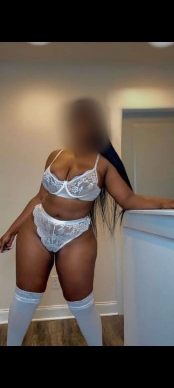 Alyza – Gabonese escort in Varanasi — 4 / 6