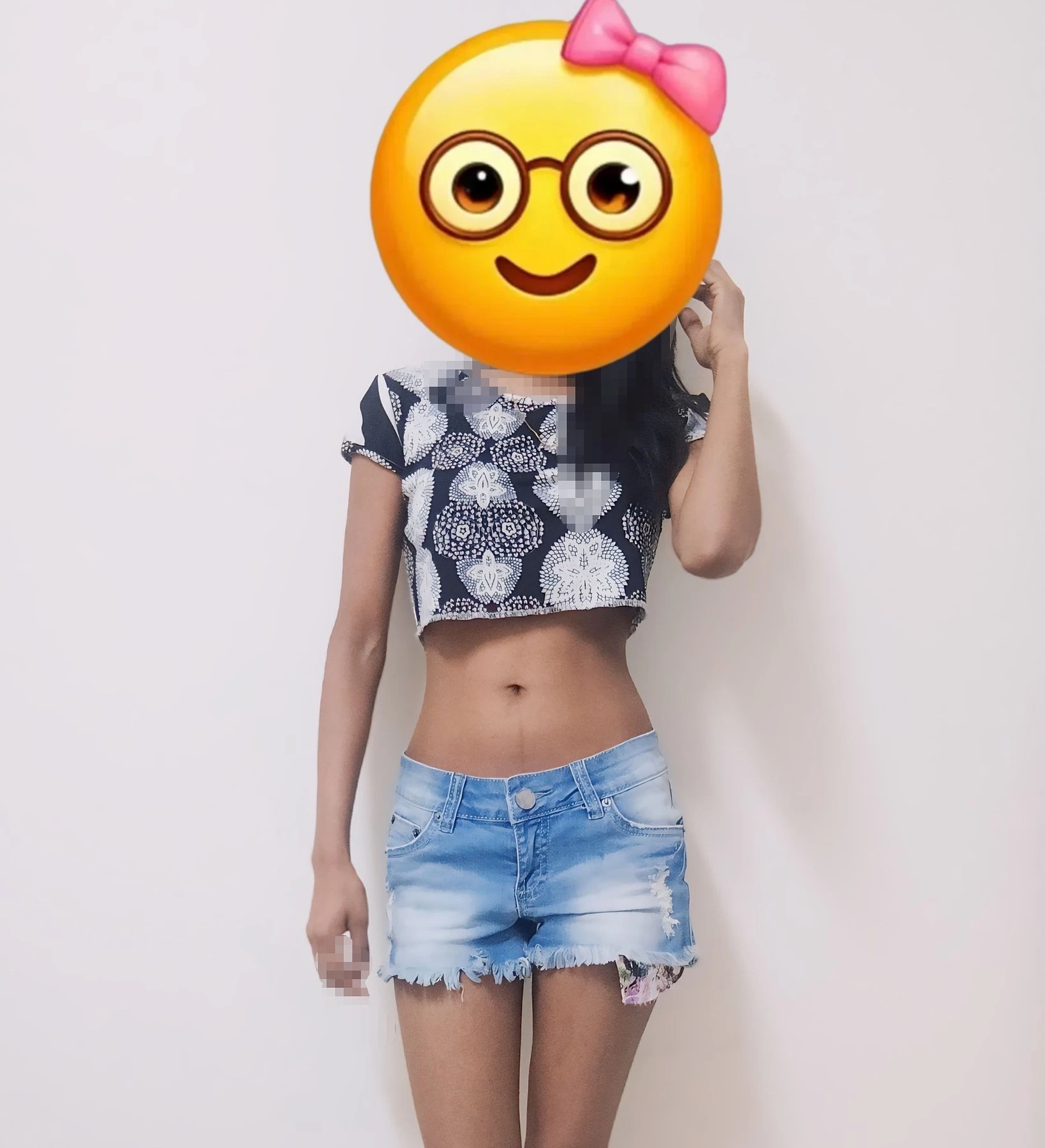 Petite Girl Ruhi – Sri Lankan escort in Colombo — 3 / 6