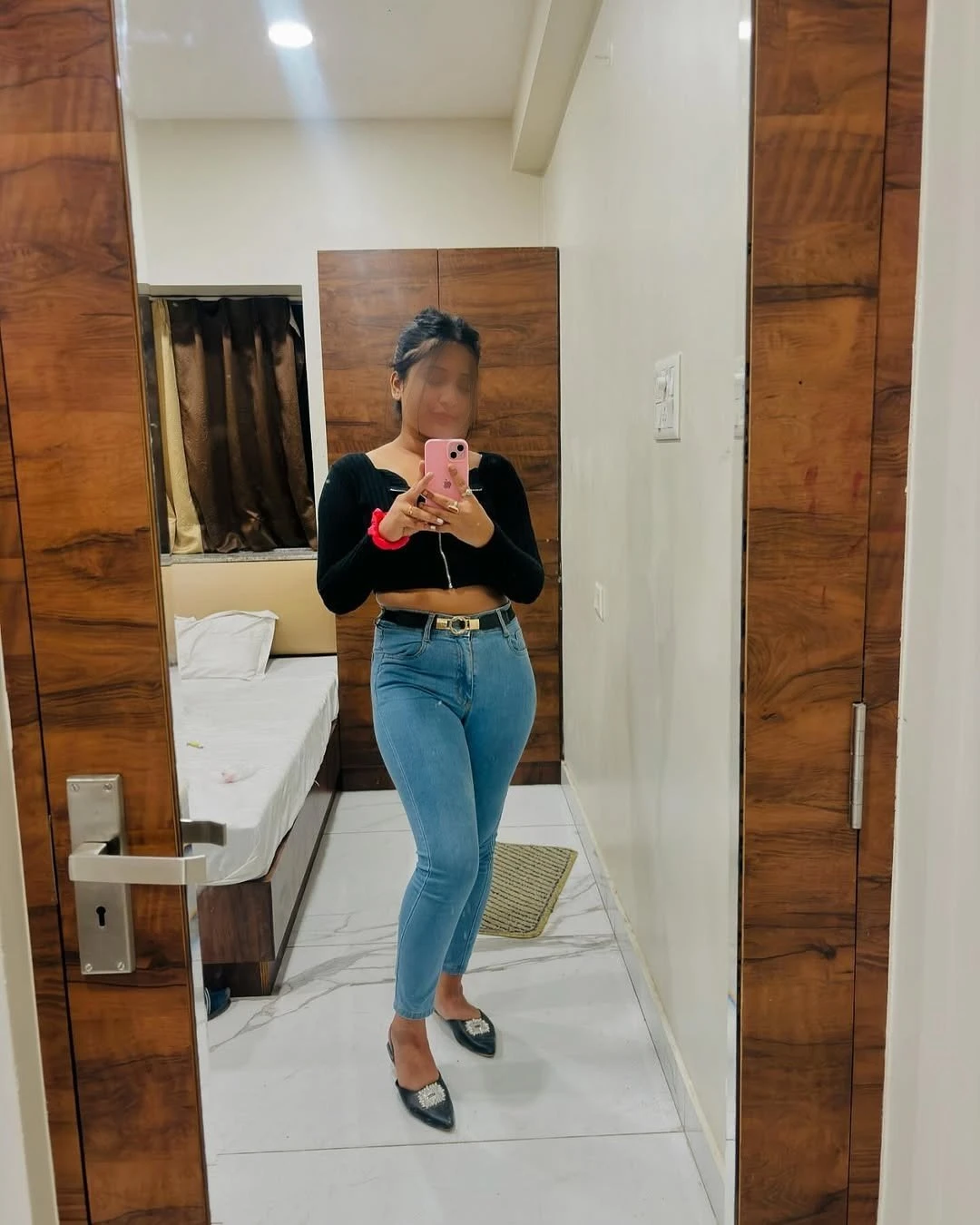 Meenakshi Roy – Indian escort in Kolkata — 4 / 5