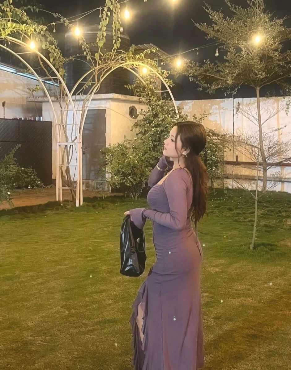 Sonika Service cam and real meet, Escort – Nepalese escort agency in Pokhara — 1 / 2