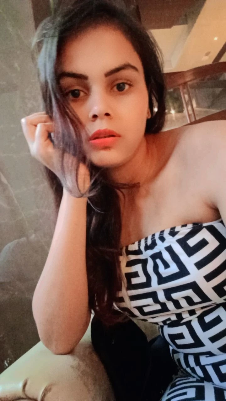 Independent sexy call girl madhapur cash – Indian escort in Hyderabad — 3 / 4