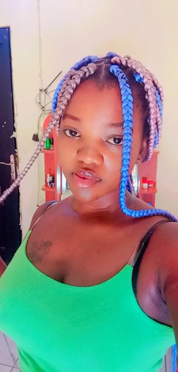 Gift – South African escort in Beirut — 4 / 5