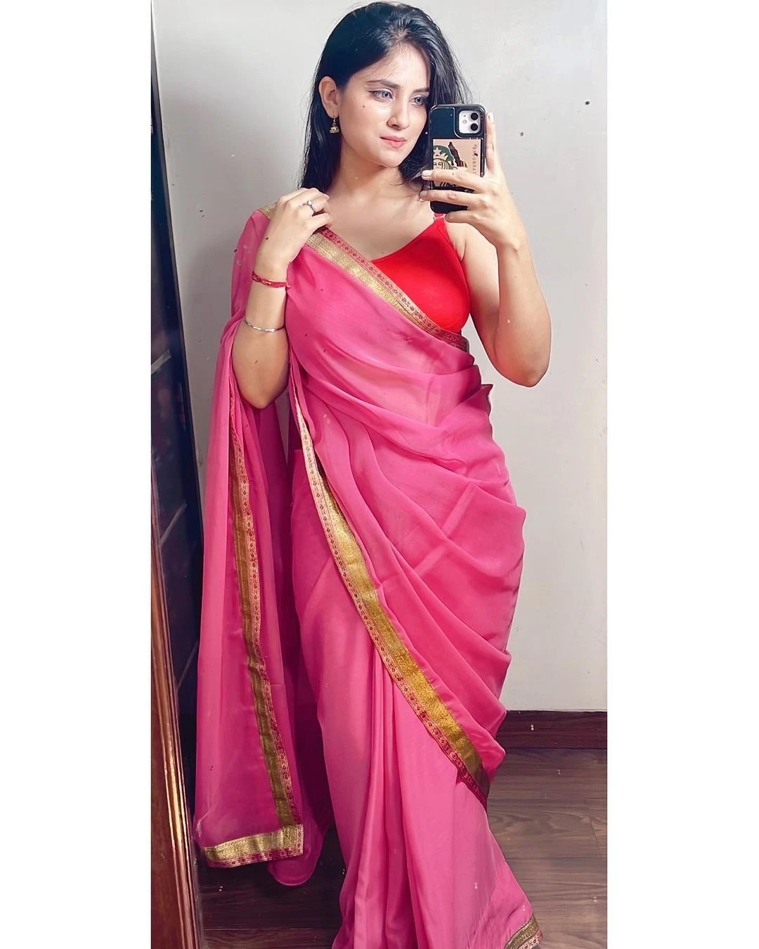 Divyansi – Indian escort in Hyderabad — 2 / 3