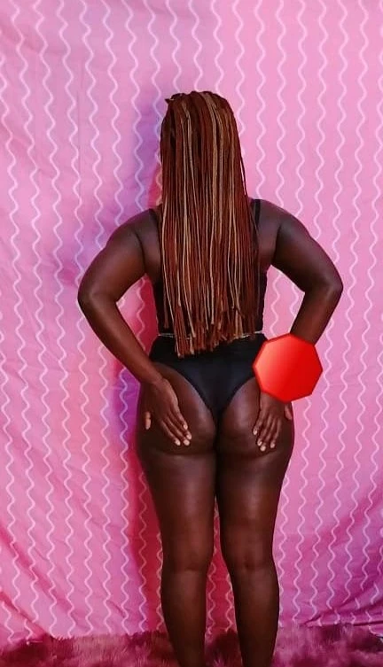 Samantha – Congolese escort in Kampala — 2 / 5