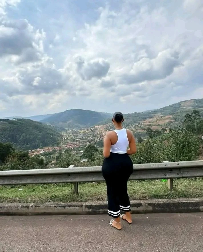 Shirat bae – Rwandan escort in New Delhi — 2 / 3
