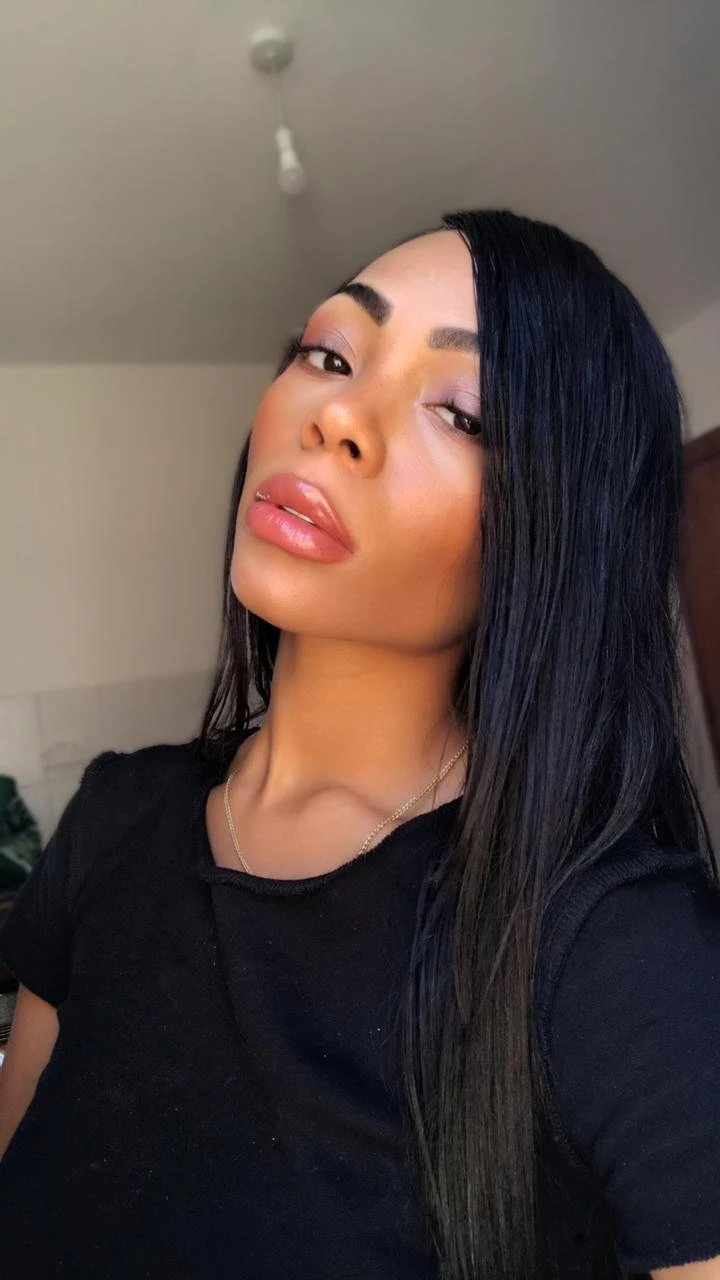 Charlotte – Colombian escort in Malta — 14 / 18
