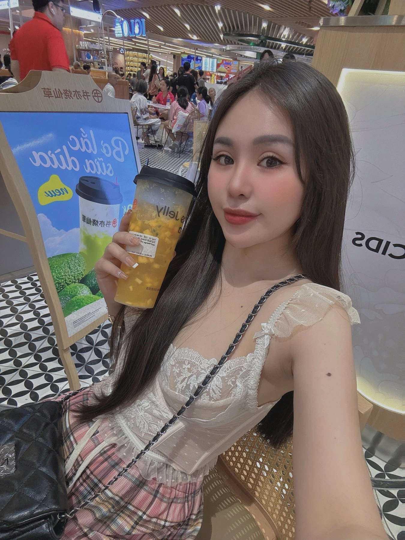 Ruby District 1- Cute Sexy – Vietnamese escort in Ho Chi Minh City — 21 / 31