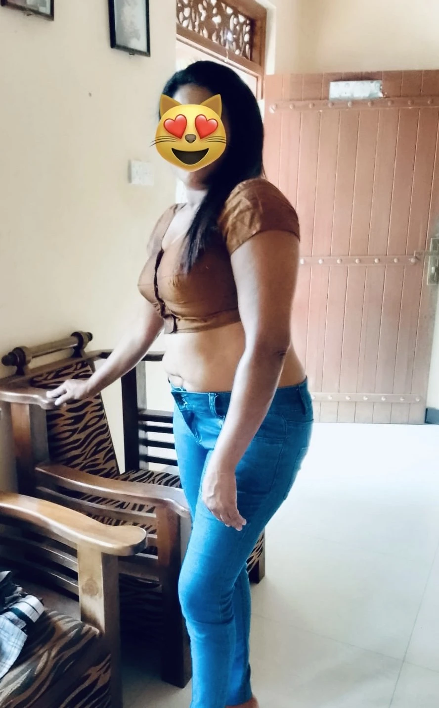 Nilu – Sri Lankan escort in Colombo — 2 / 4