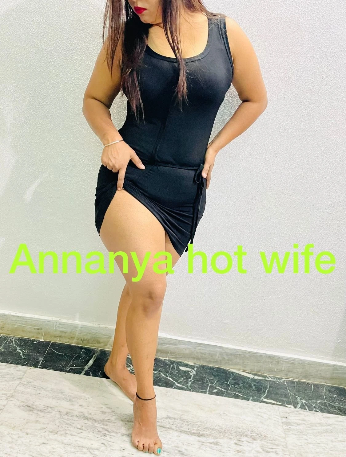 Annanya Hot Wife – Indian escort in New Delhi — 4 / 5