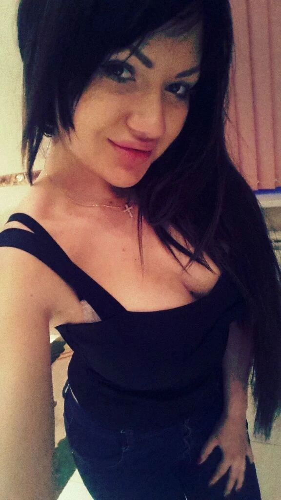Darina – escort in Beirut — 2 / 4