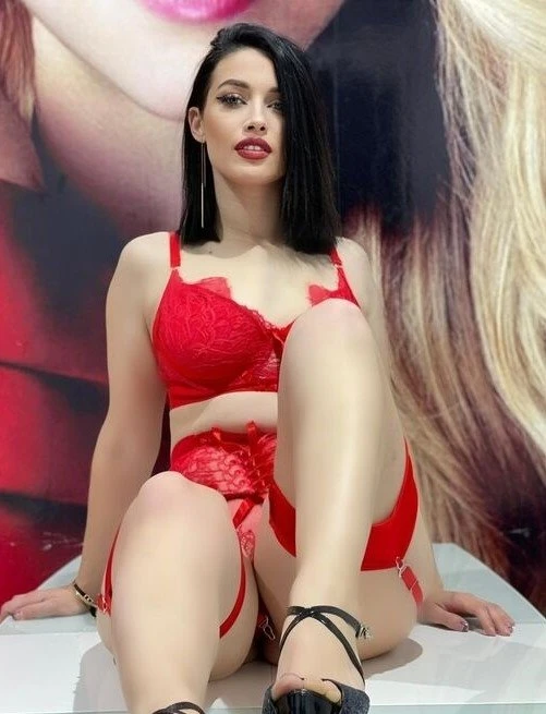 Delhi E Scorts Service in Saket Delhi – Indian escort in New Delhi — 1 / 3