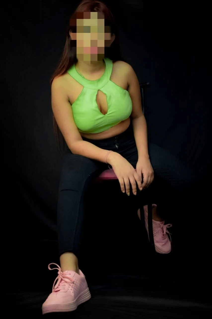 Tanisha Batra – Indian escort in New Delhi — 1 / 2