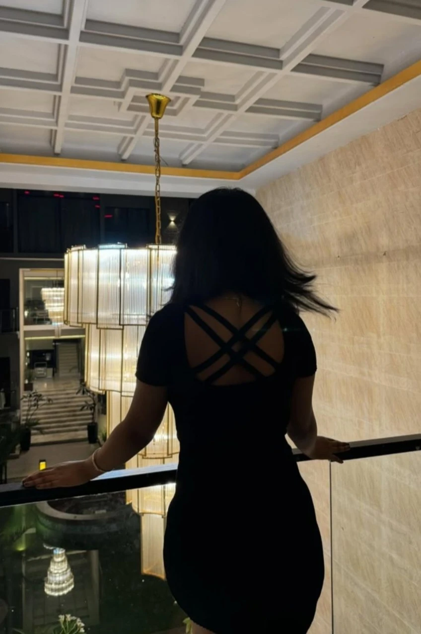 Sanjana – Indian escort in Mumbai — 2 / 3