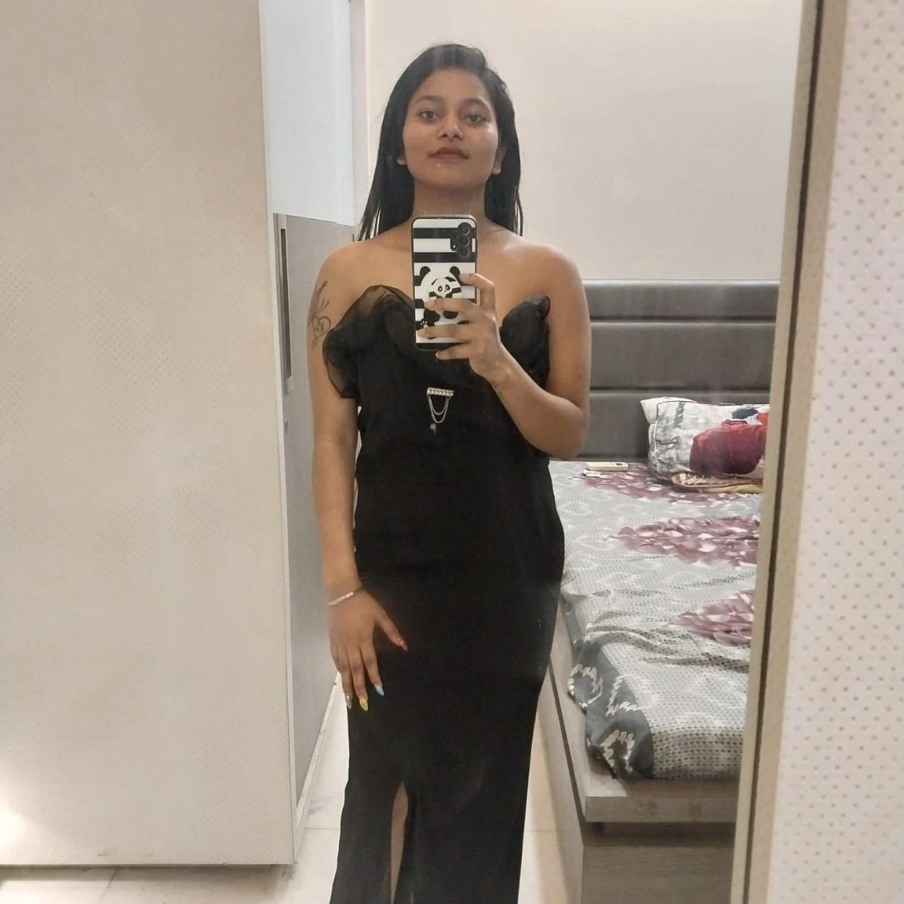 Simran Real Meet & Cam Show – Indian escort in Mumbai — 3 / 4