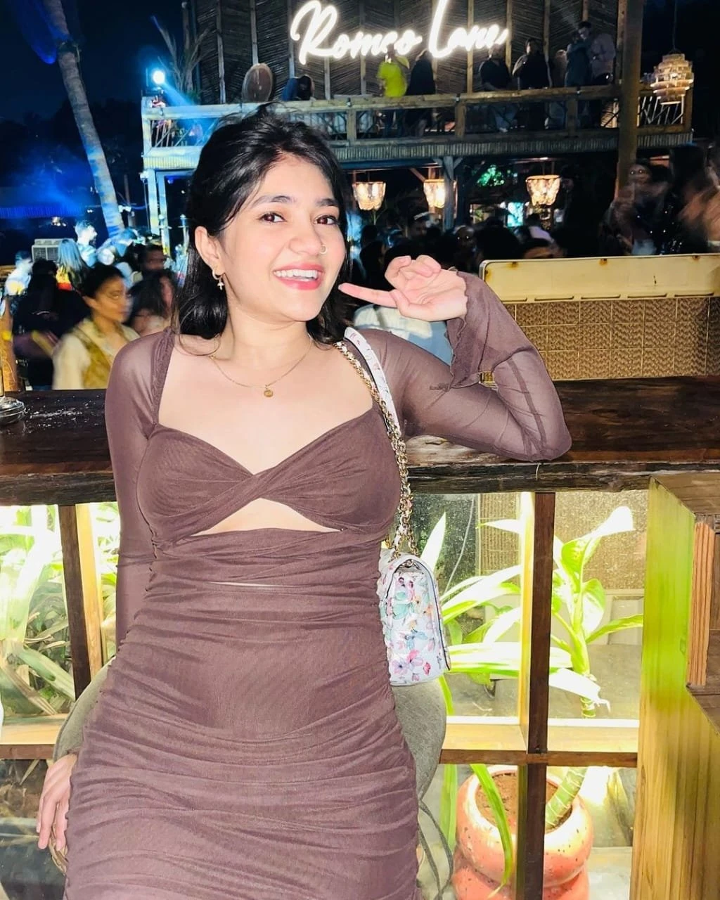 Nidhi – Indian escort in Navi Mumbai — 2 / 4