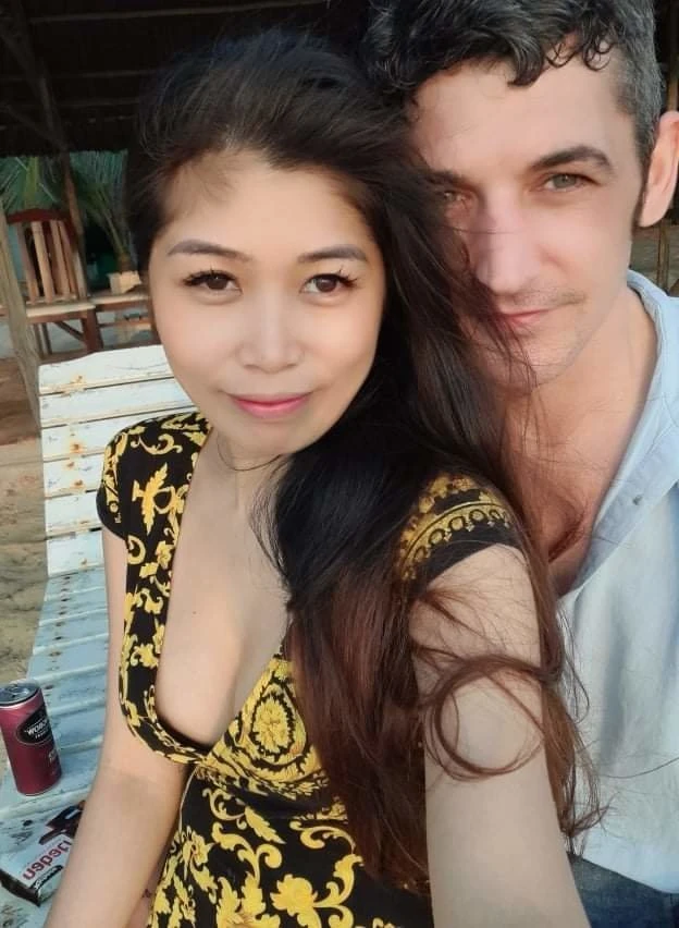 Kinky Couple Camshow – Filipino escort in Hamilton, New Zealand — 2 / 7