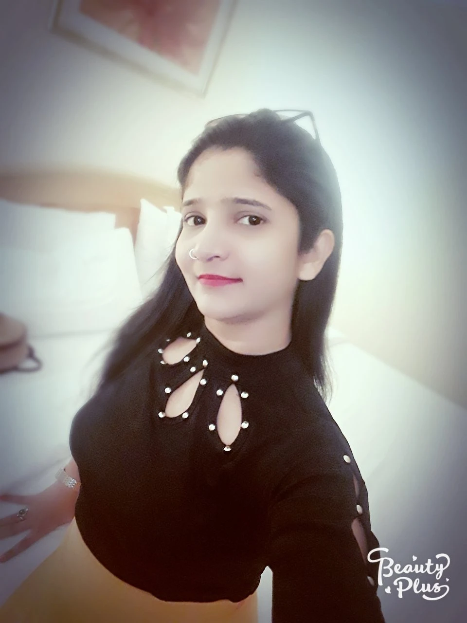 Madhu.. – Indian escort in Mumbai — 2 / 5