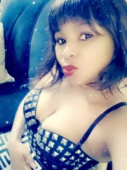 Elizas21 – South African escort in Bangalore — 2 / 4