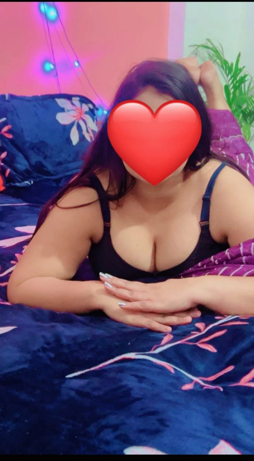 Ashi Mishra Alone Housewife (Real & Cam) – Indian escort in New Delhi — 3 / 7