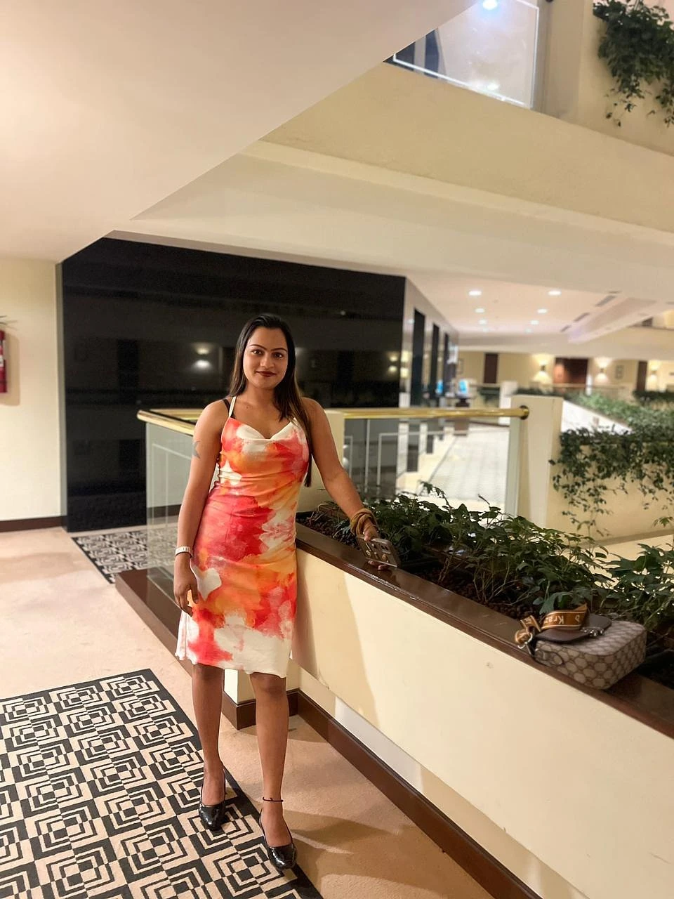 Simran Real Meet Cam – Indian escort in Mumbai — 2 / 4