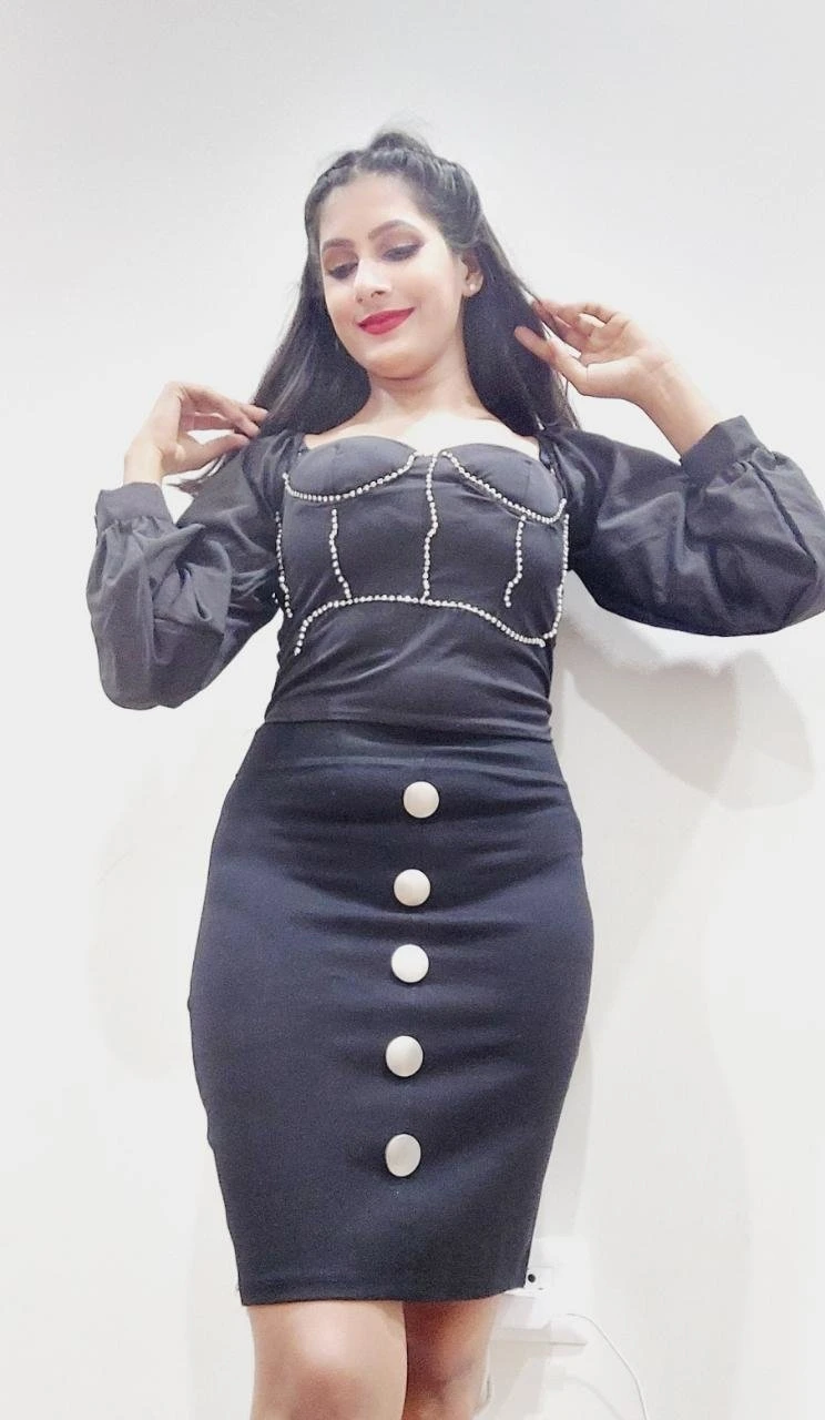 Radika for Real Meet and Cam – Indian escort in Mumbai — 2 / 5