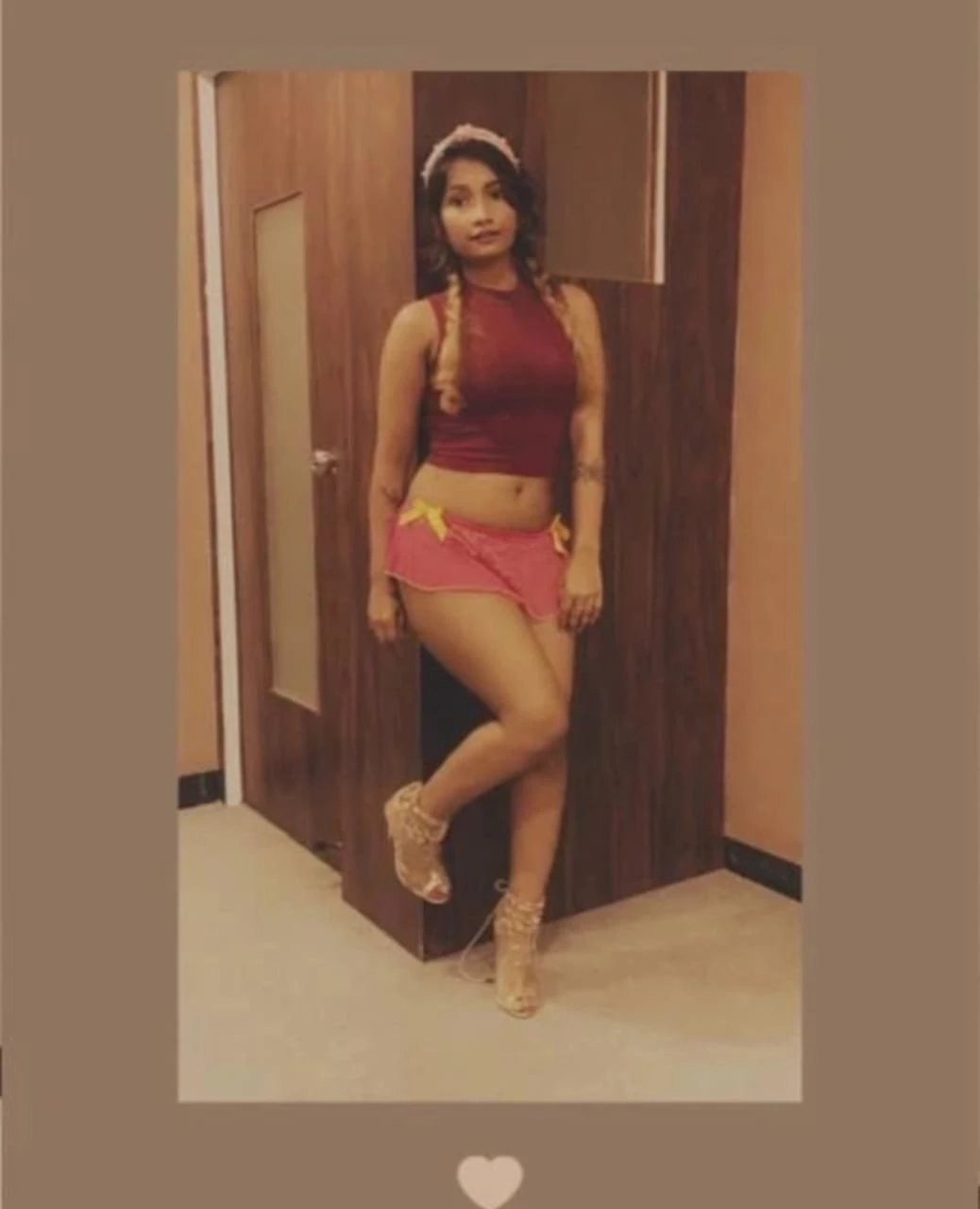 Riya Arora Meet or Cam Session – Indian escort in Hyderabad — 1 / 2