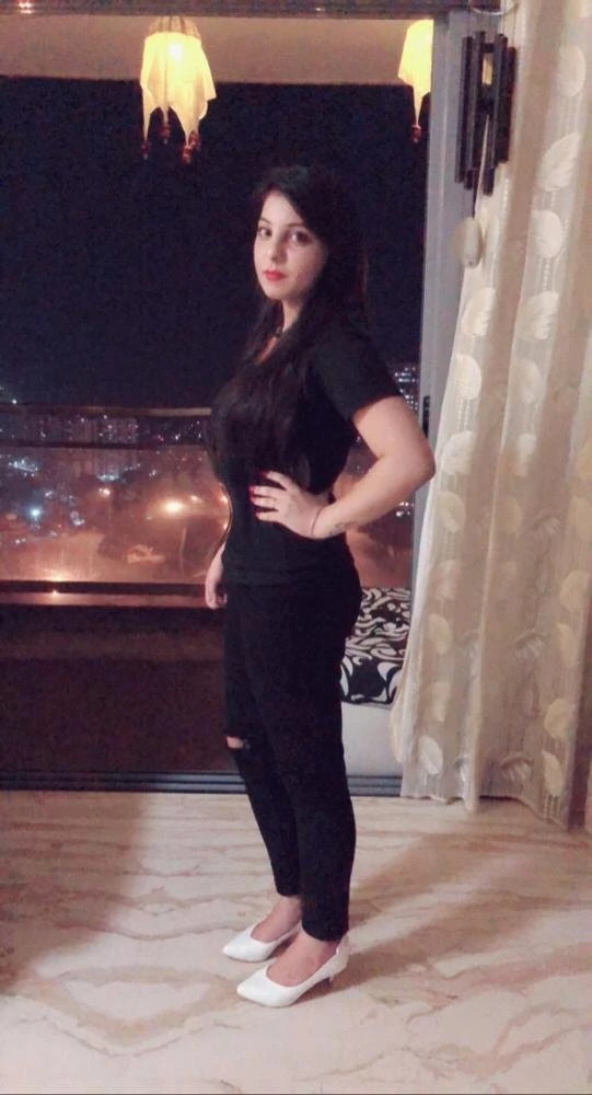 Zoya Merchant – Indian escort in Mumbai — 3 / 4