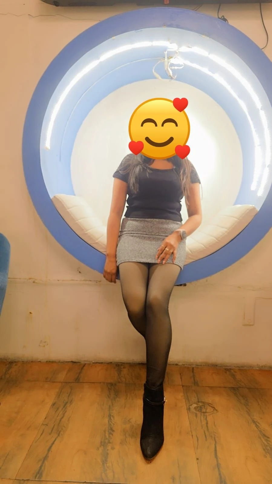 Khushboo – Indian escort in New Delhi — 3 / 5