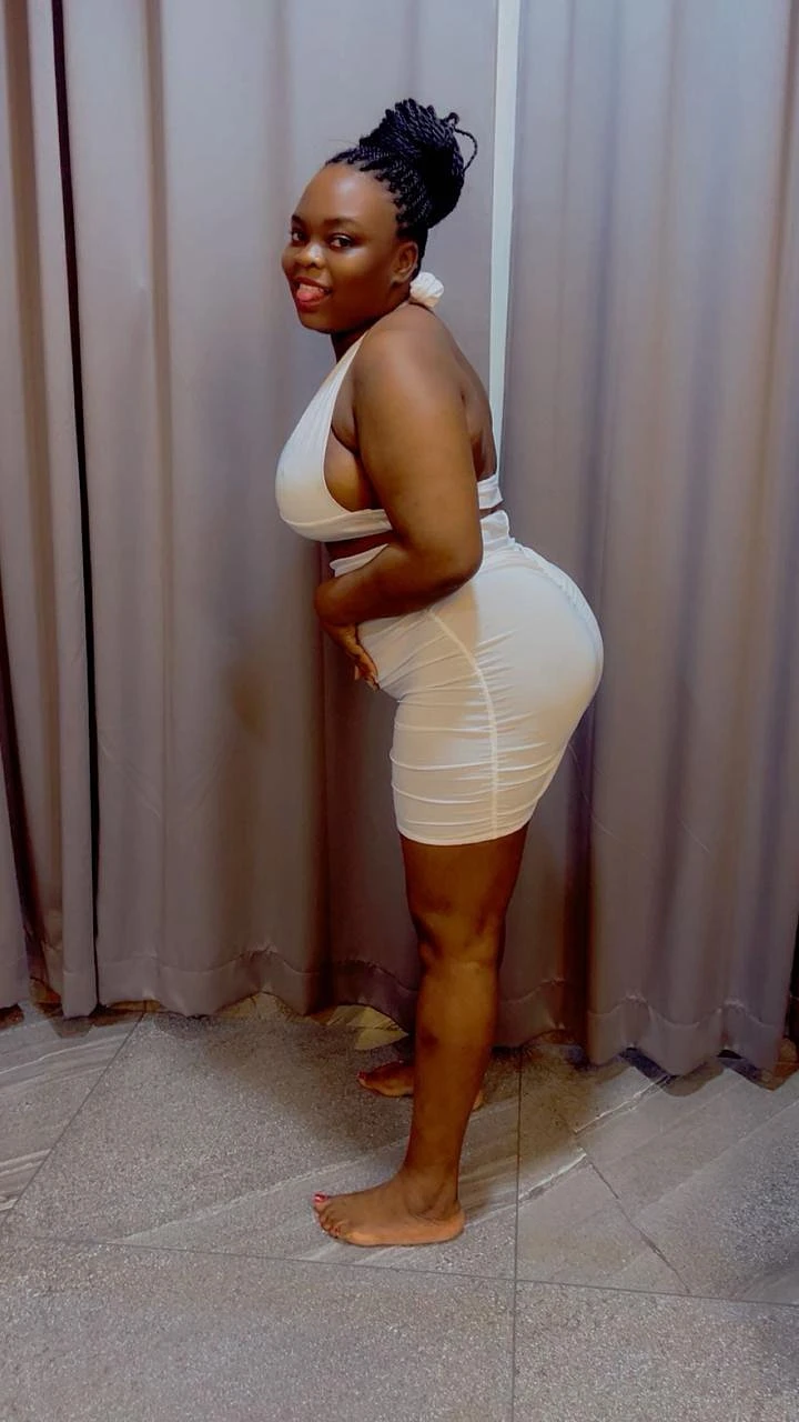 Joyline Cumshow only – Malawian escort in Kochi — 3 / 5