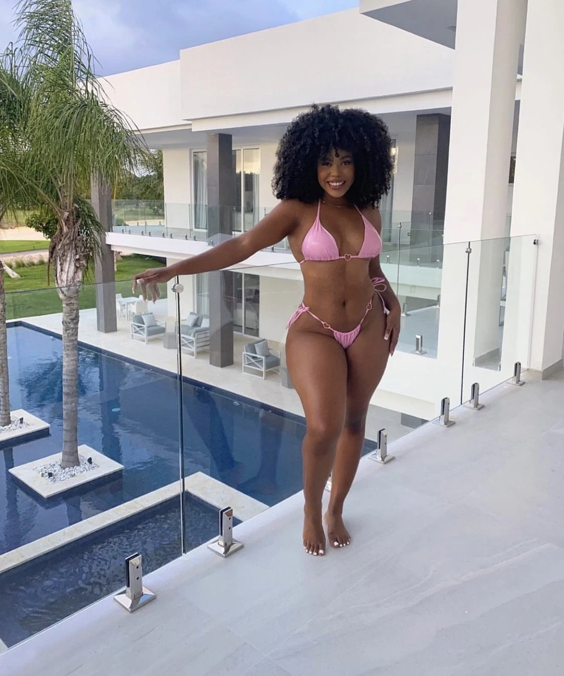 Anna – Albanian escort in Dakar — 2 / 9