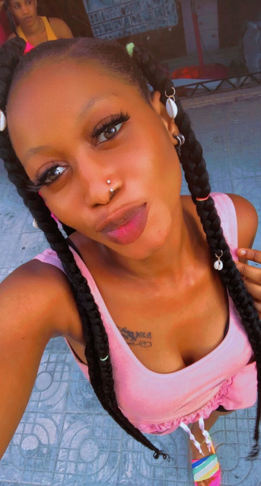 Ella – American escort in Beirut — 2 / 3