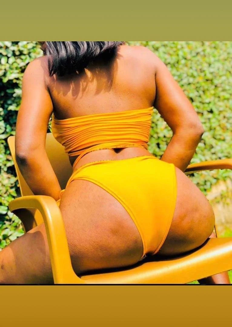 Rozzin – Ugandan masseuse in Kampala — 3 / 4