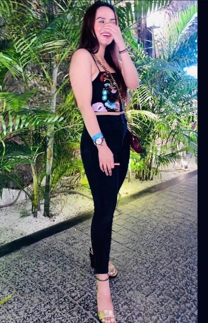 Ananya – Indian escort in Noida — 2 / 3