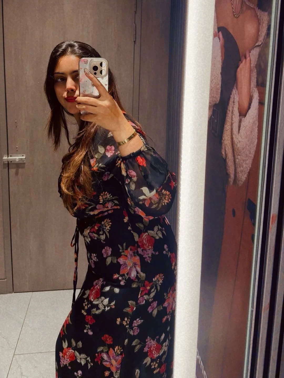 Escort Service Available – Indian escort in Mumbai — 2 / 3
