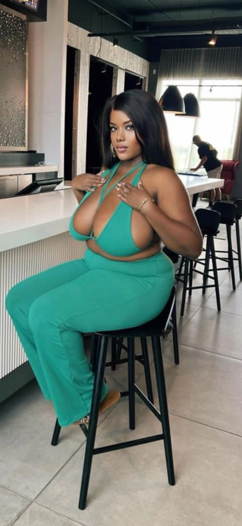 Sarah – Kenyan escort in New Delhi — 2 / 5