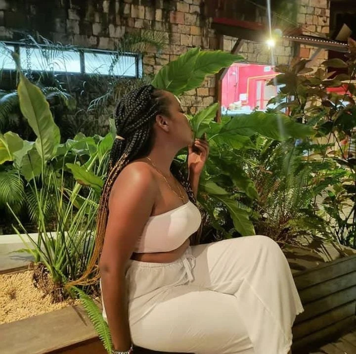 Linet – Rwandan escort in Chennai — 1 / 3