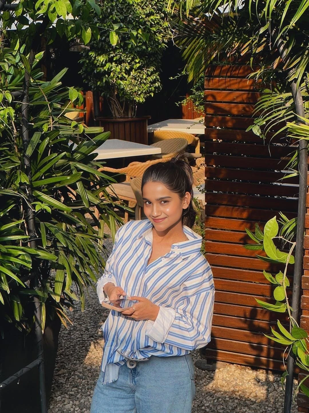 Prerna Cam and real meet – Indian escort in Hyderabad — 1 / 4